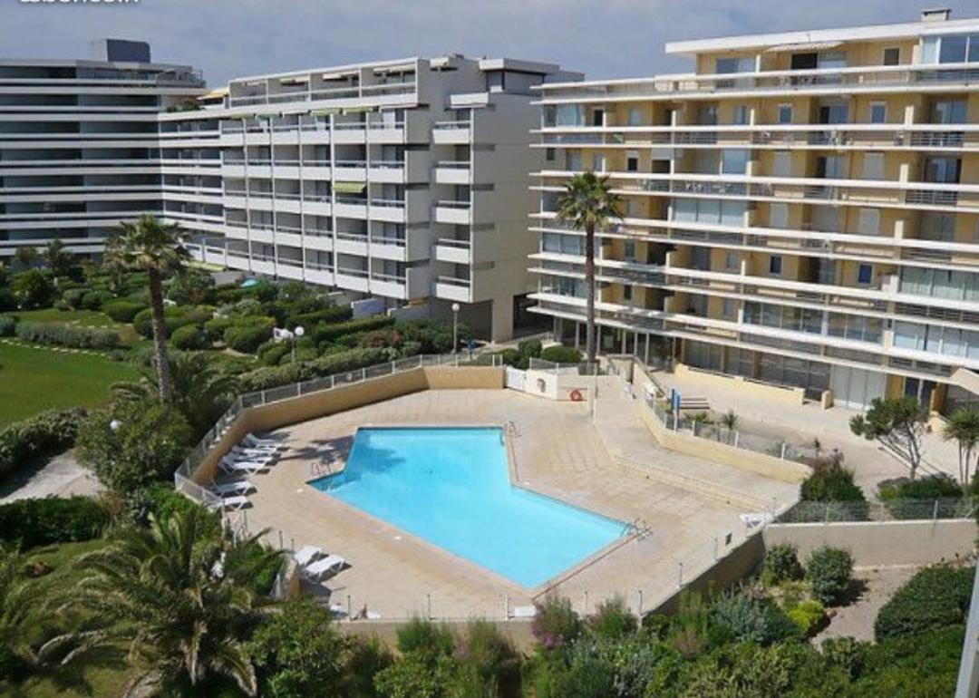 Appart Face A La Mer Les Pieds Dans L'Eau Canet-en-Roussillon Exteriör bild